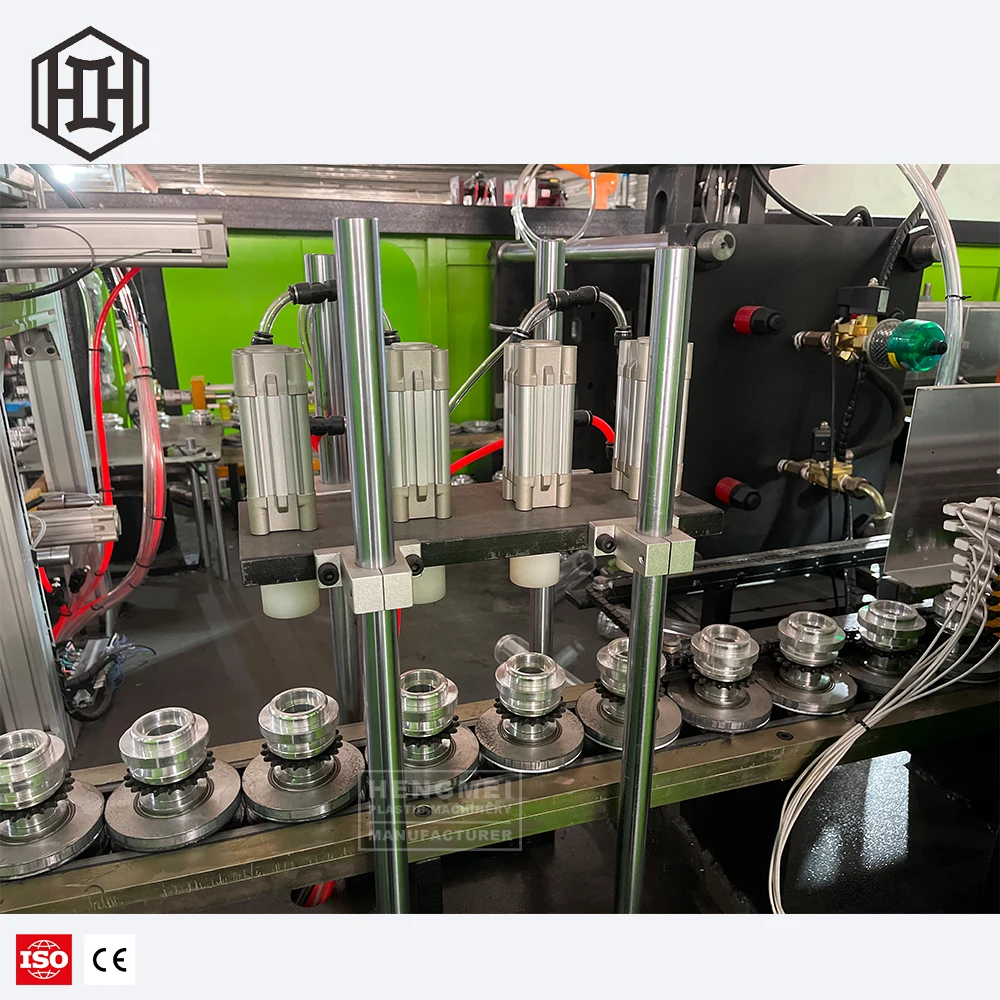 Small plastic blow molding machine with customizable logo can be used to blow multi-standard PET beverage bottles