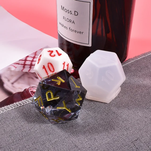 DLR313 Factory custom wholesale DND Gamer Dice silicone dice mold for resin crafts DIY