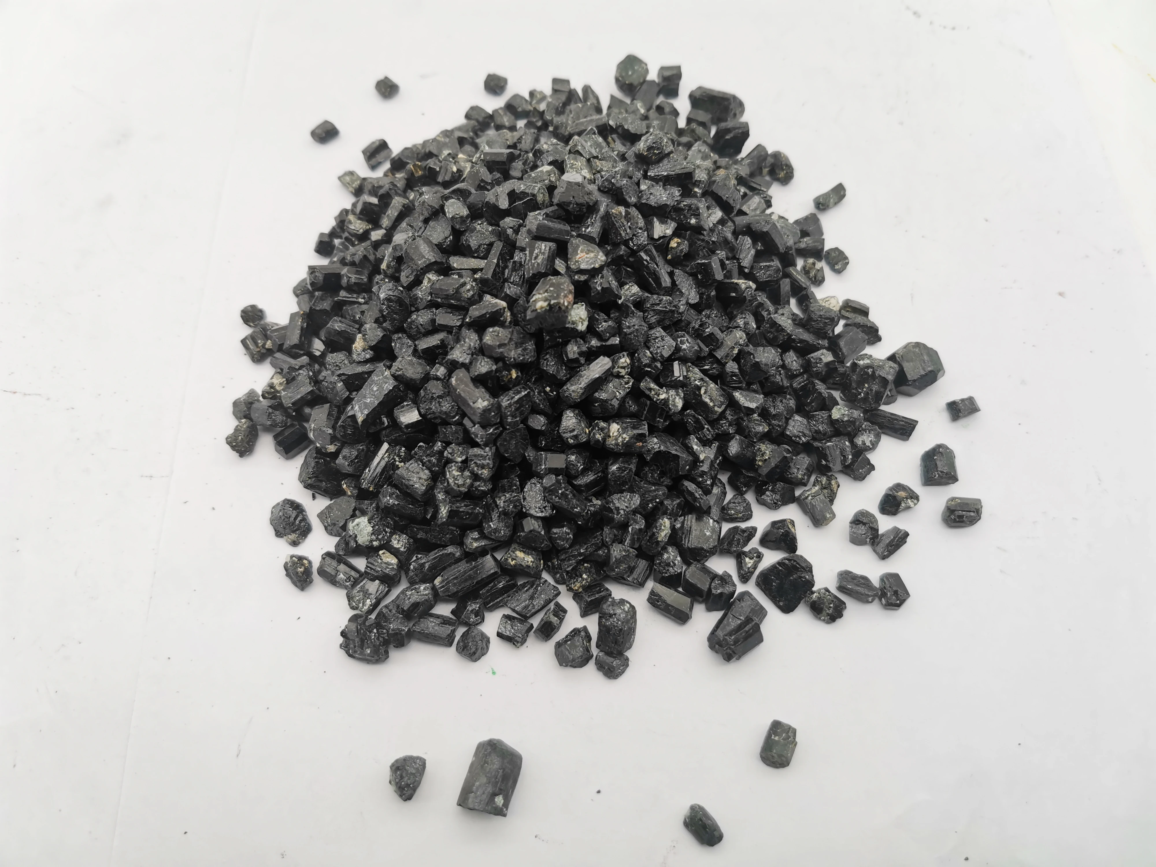 Черный керамический пол с цветным керамическим покрытием износостойкая противоскользящая дорожная поверхность с черным песком