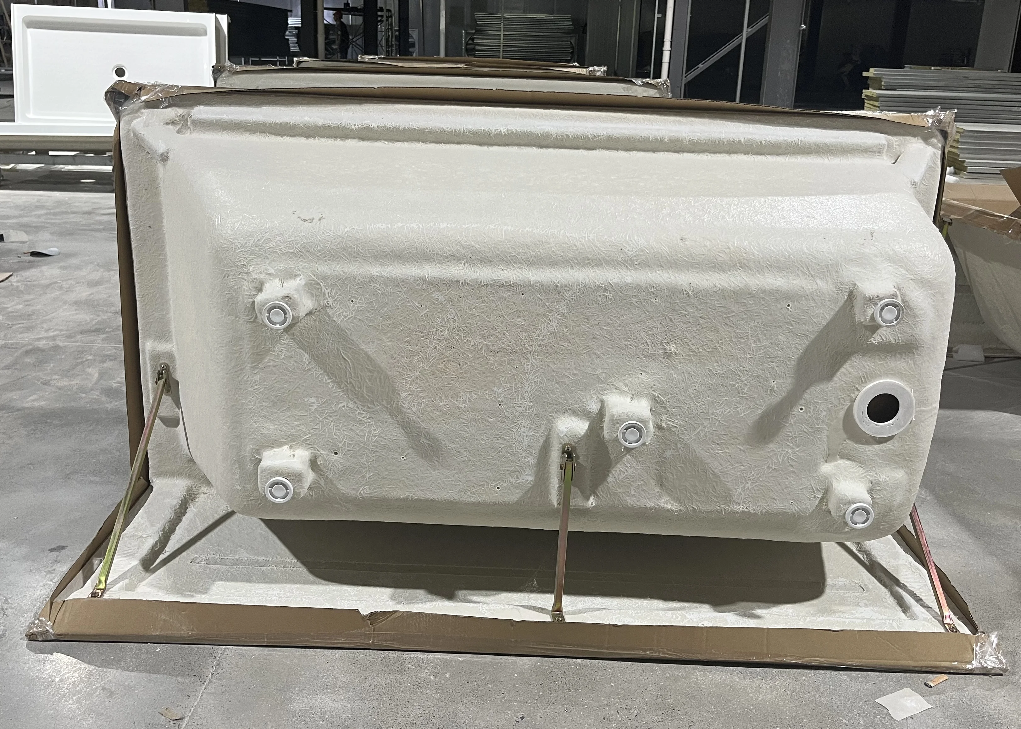 Hot sale Economic American popular 3 walls one piece style resin skirted bath tub  alcove acrylic bathtubs