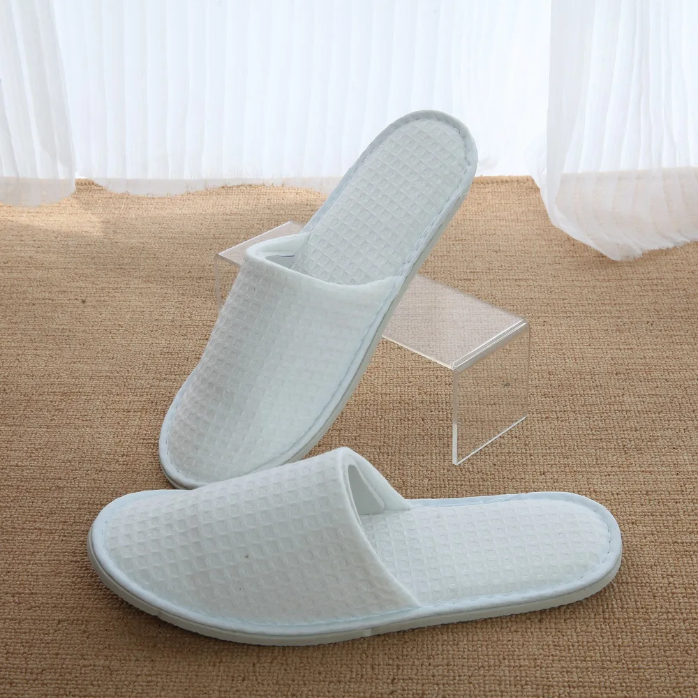 OEM Custom Logo Modern design luxury hotel room amenities slippers manufacturer plain nap cloth shoes disposable spa slippers