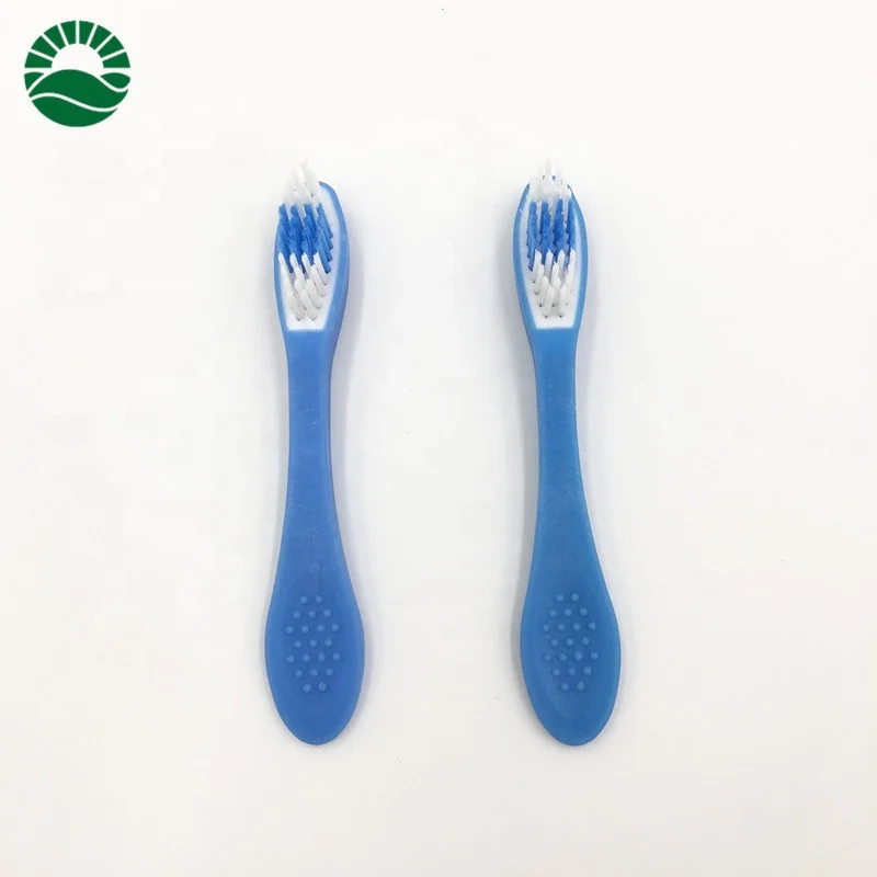 Зубная щетка хорошего качества из мягкой