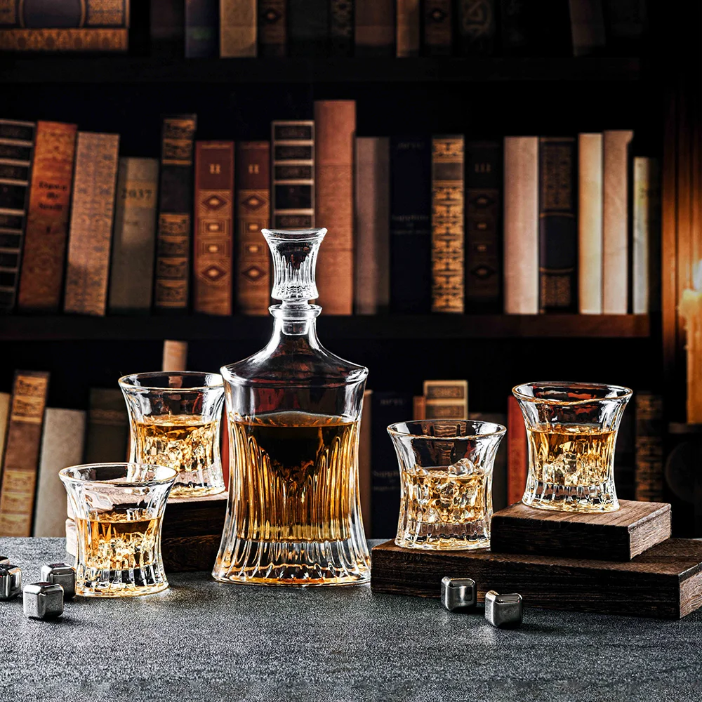 Wholesale Lead-Free Crystal Whiskey Decanter Set with 4 Old Fashioned Whisky Glasses for Liquor Bourbon