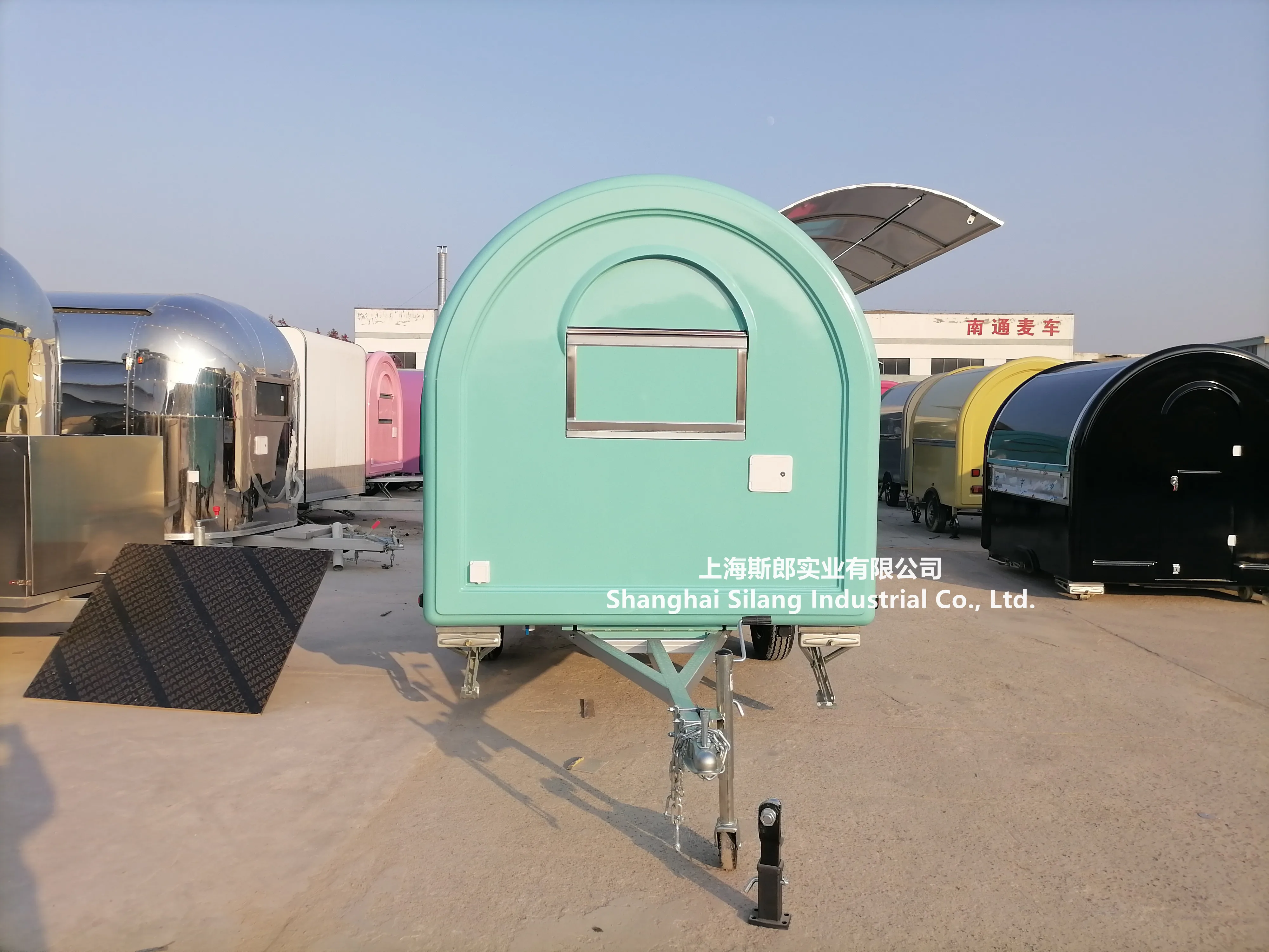 2022 New Model Green Towbar 280*200*240cm Popular Outdoor Concession BBQ Trailer Customizable Candy Popcorn Food Cart with CE
