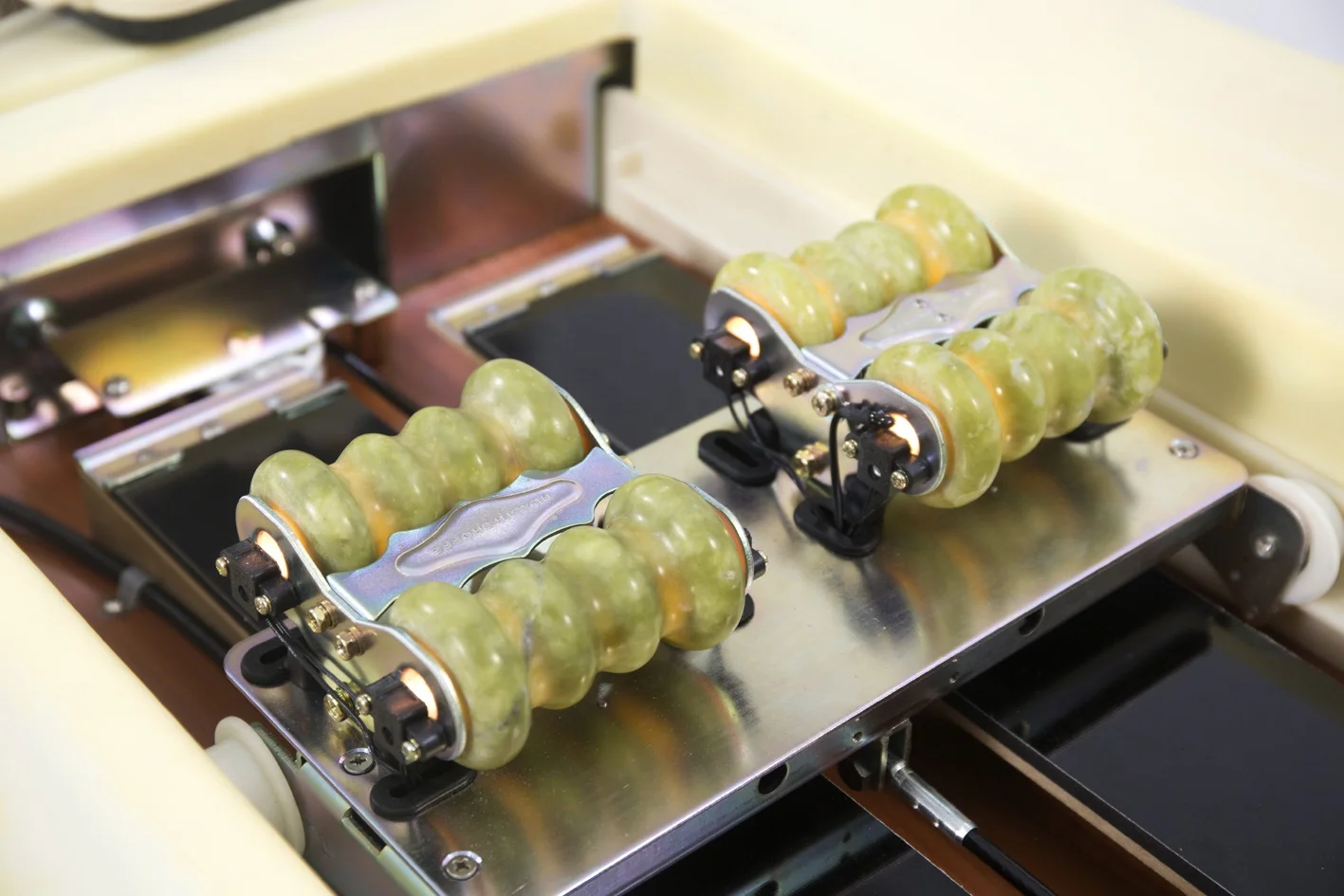 Multifunctional Massage Bed Stone Massage Spine Care Chiropractic Traction Device Boost Meridians Circulation Hot Rolling Jade