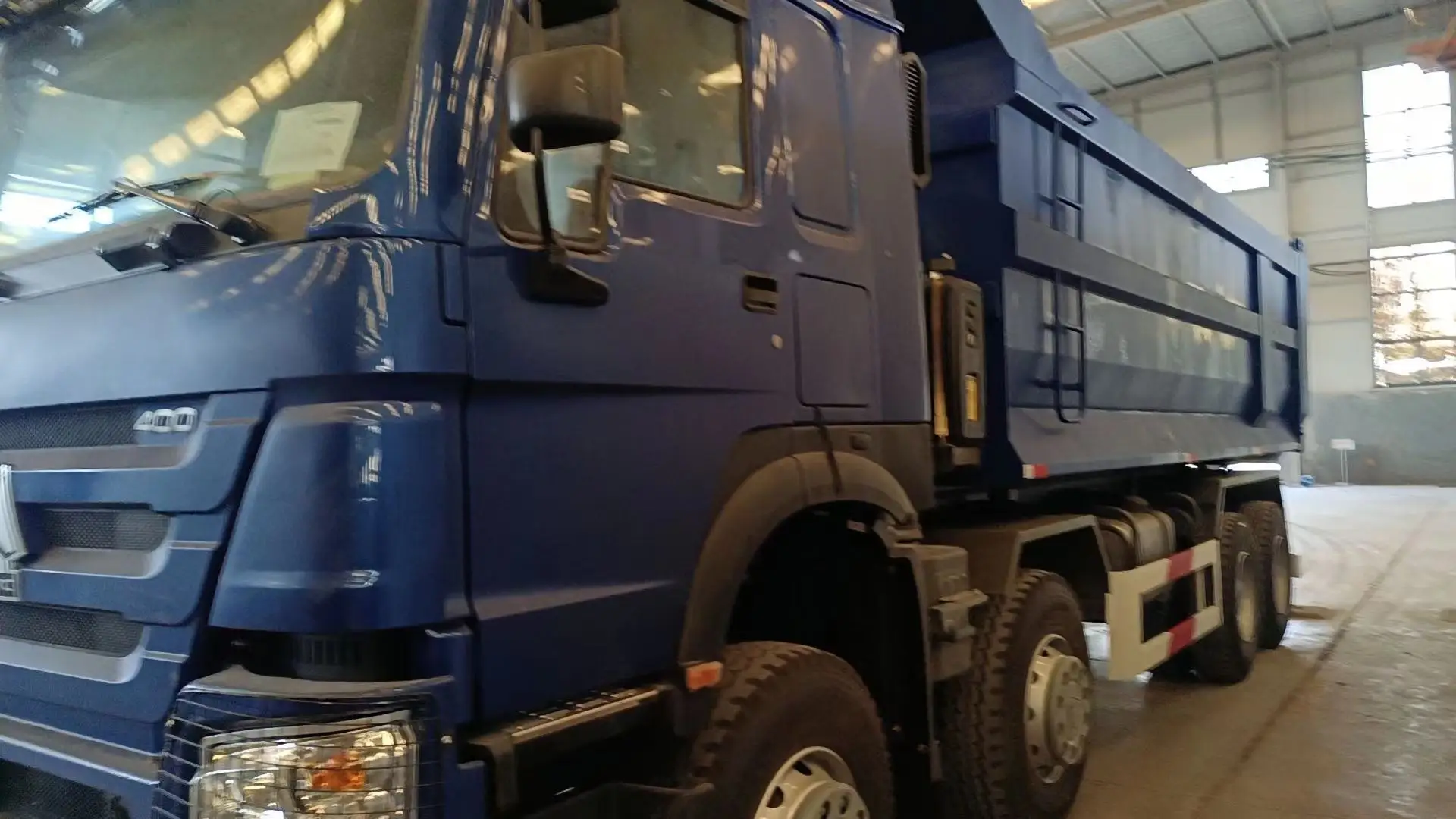 Самосвал Sinotruk HOWO 8x4 распродажа 4 оси самосвал для тяжелых грузовиков 40 тонн продажи