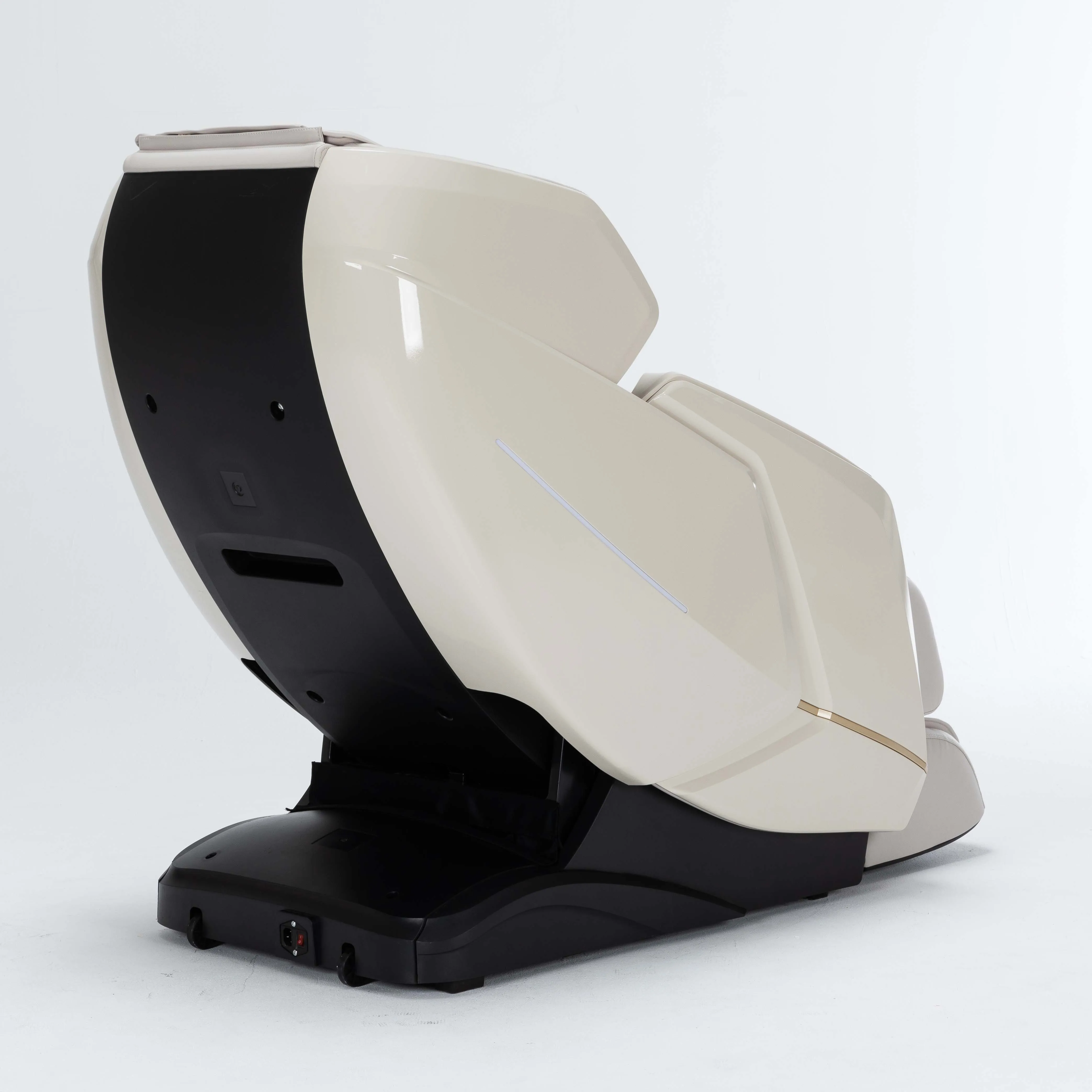 GESS Electric 3D Zero Gravity Massage Chair with Full Body Airbags wrap