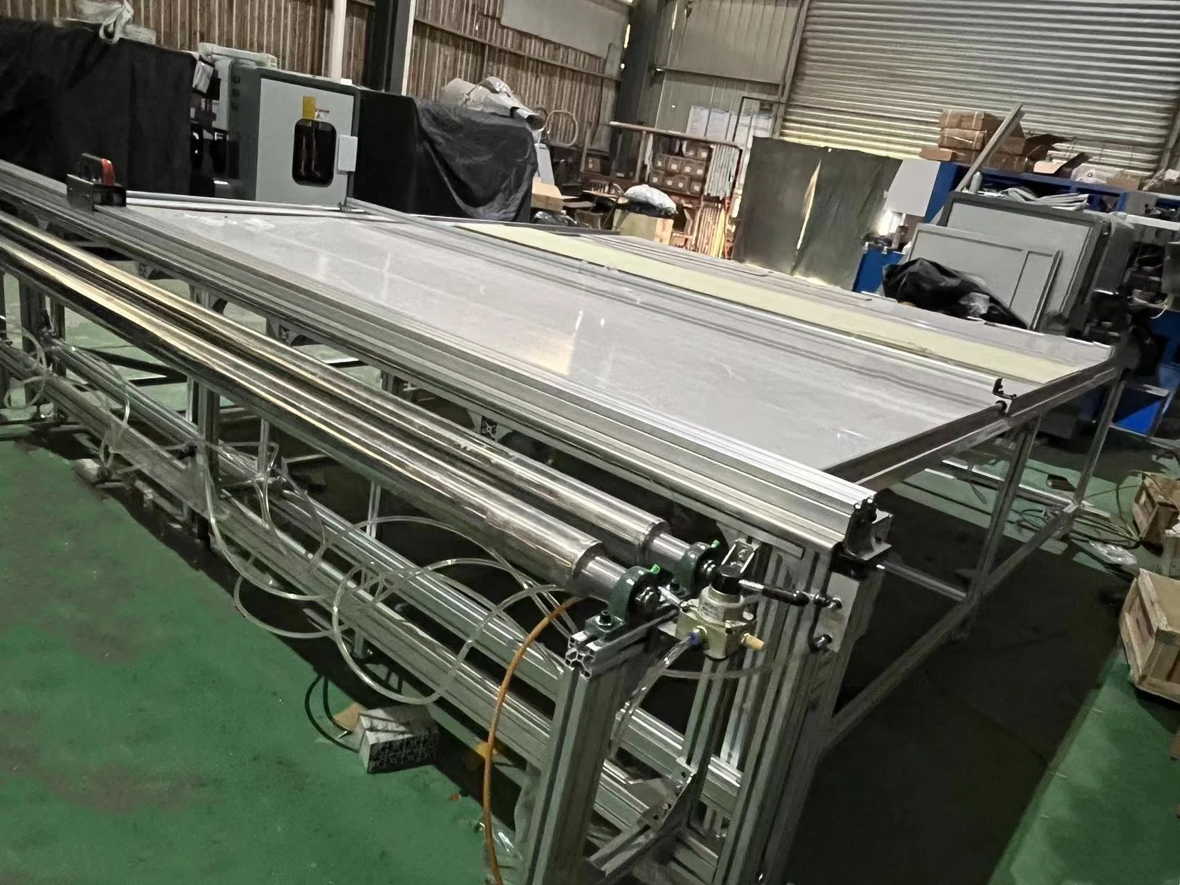 Supply cloth cutting machine curtain cloth cutting machine garment cutting machine