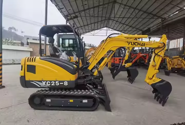 Good Condition Chinese Yuchai YC25-8 Model 3 Ton Mini Excavator Prices