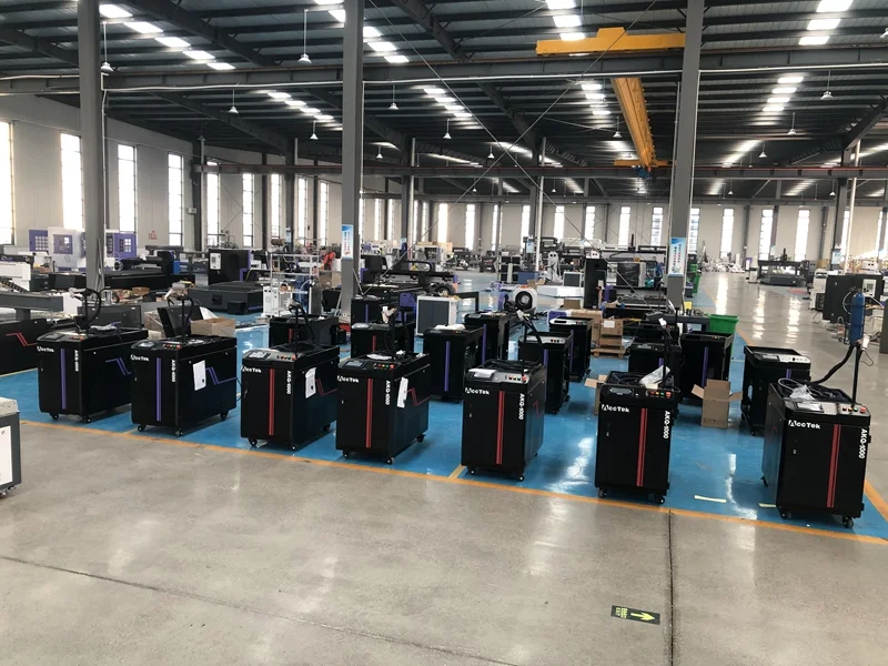 Jinan 2000W 200w 1000w hand held fiber Laser Cleaning Metal Paint Coat rust removal Machine clean laser machine