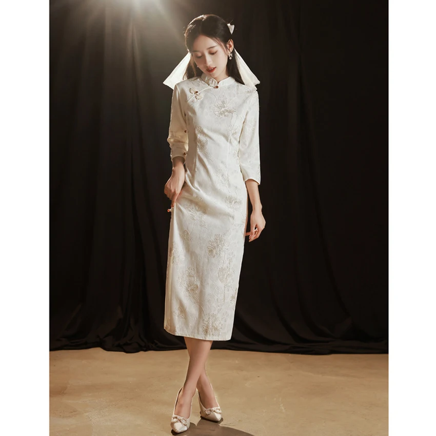 2024 new lace cheongsam for young girls with high-end temperament modest lace wedding dress lace