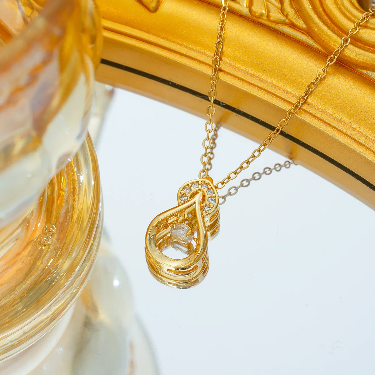 Fashion Zircon Love Moon Letter Bear Pendant Necklace Feather Bamboo Starfish Women Necklace Luxury Jewelry Accessories Gift