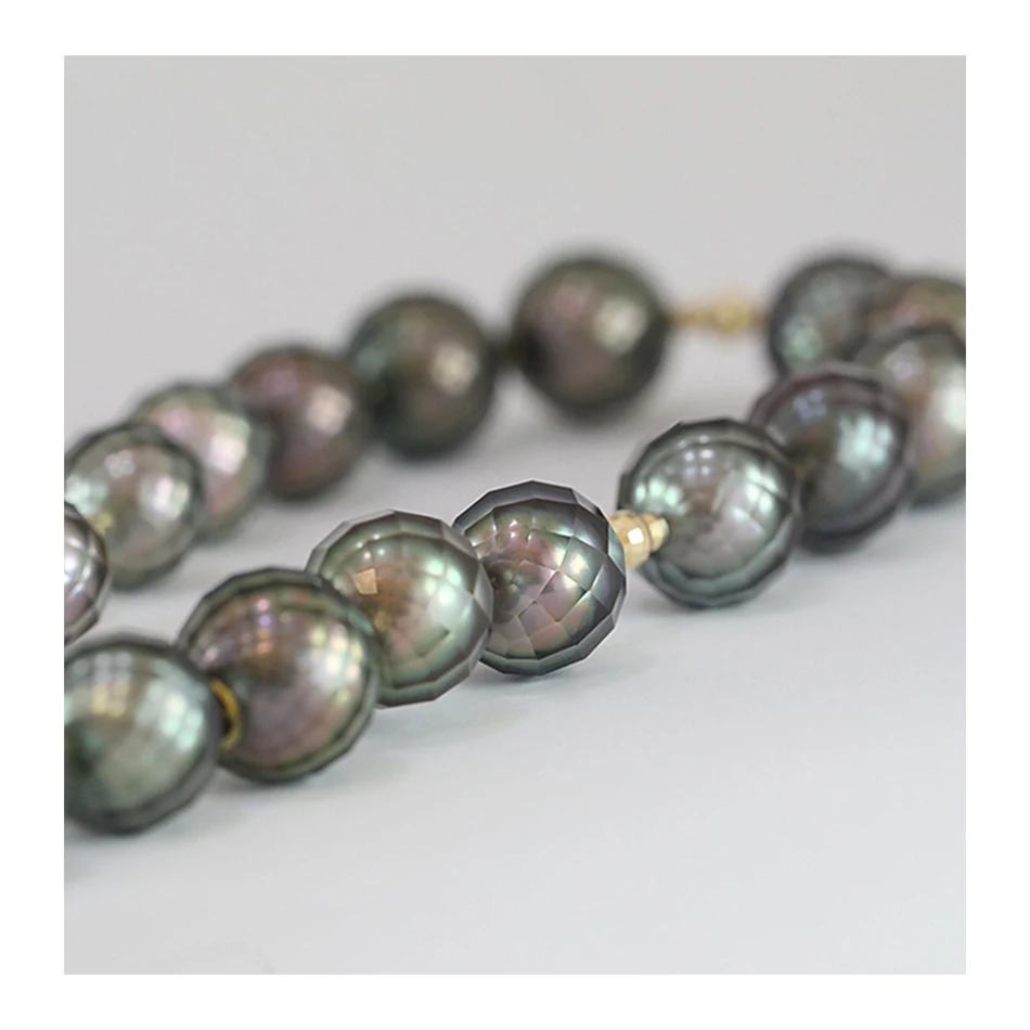 Black elegance necklace tahitian salt water south sea pearls