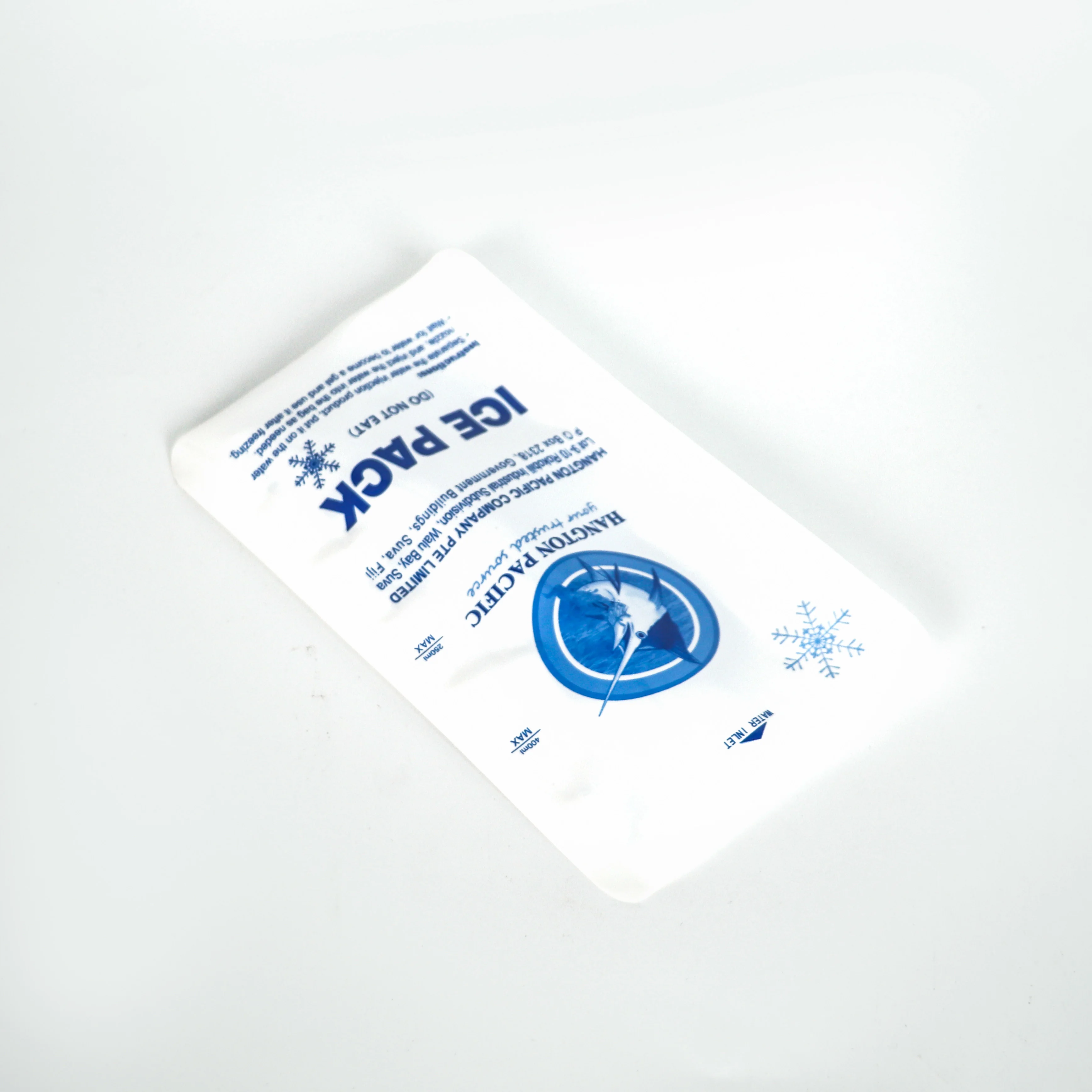 Ice pack for white frozen food preservation and aquatic refrigeration