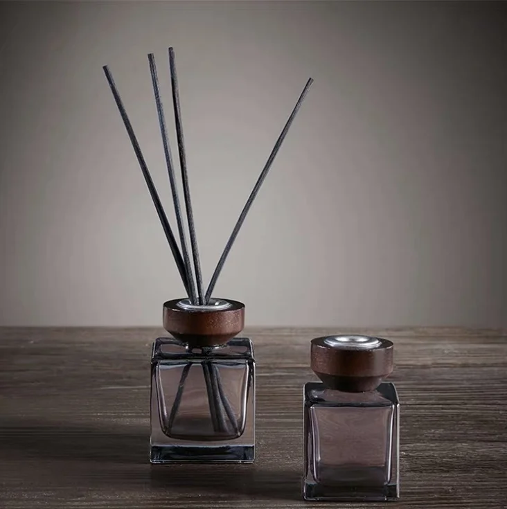 Private Label Luxury home natural glass bottle essential oil aroma reed diffuser With Rattan Sticks