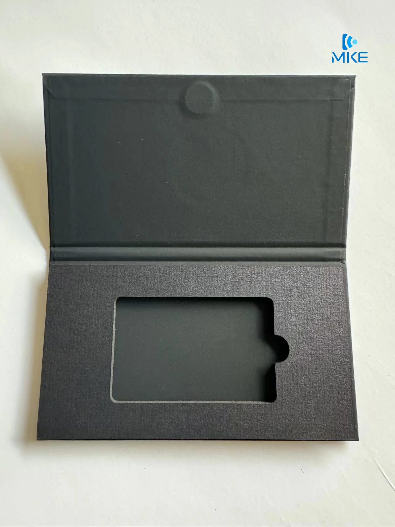 Blank Magnetric closure paper nfc wedding membership paper cards boxes packages credit card packaging box