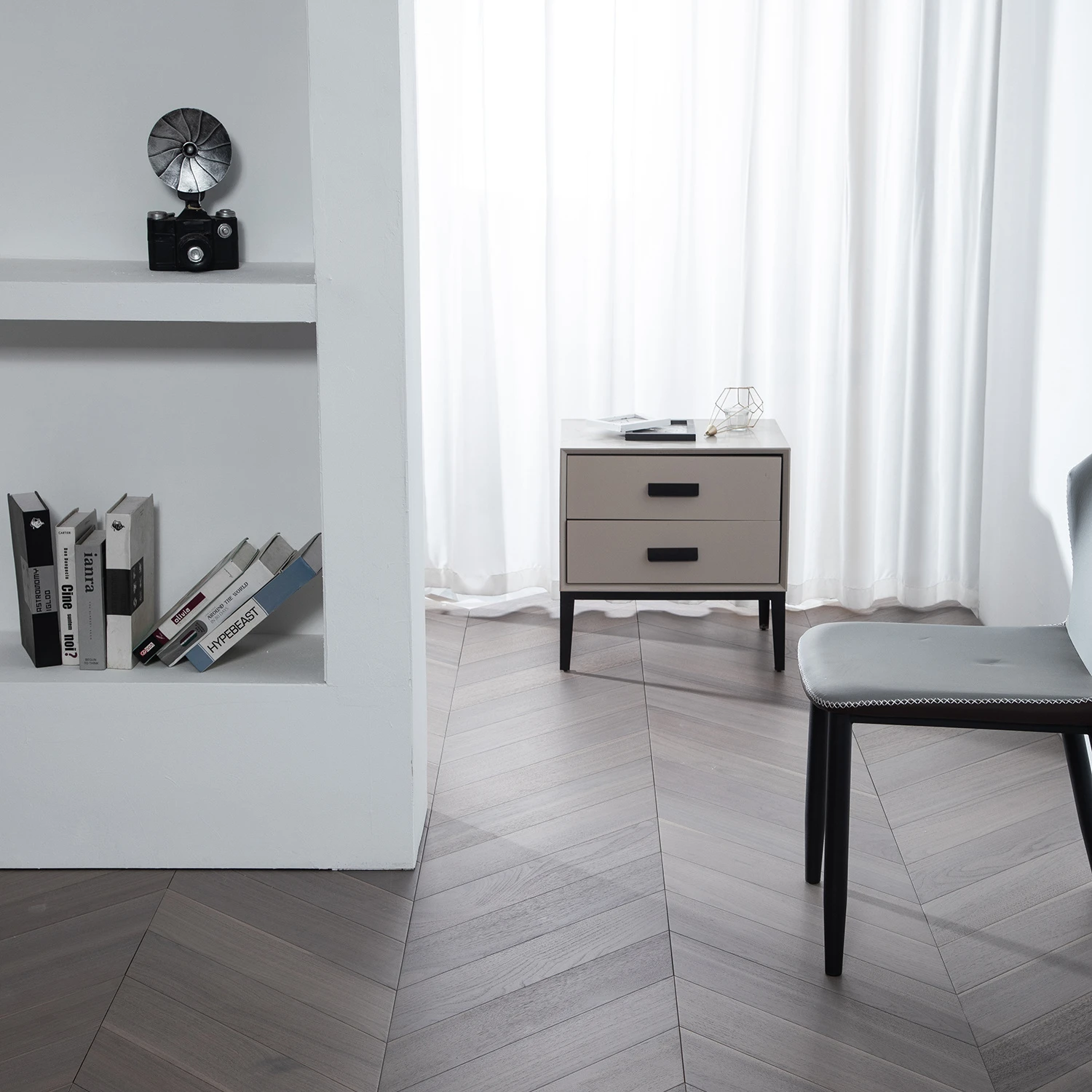 Stained walnut solid wood floor best sale smooth oak multilayer hardwood engineering wood flooring oak TAP & GO