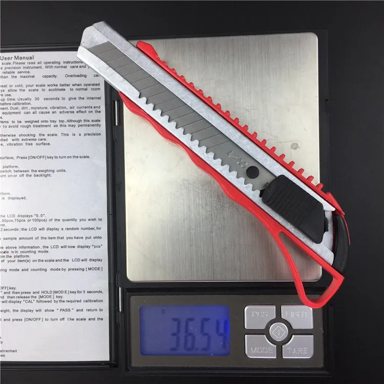 Art Knife, 18mm, Snap-off Blade Plastic Safety hang hole design Utility Knife for Paper or Office, Home, Arts,