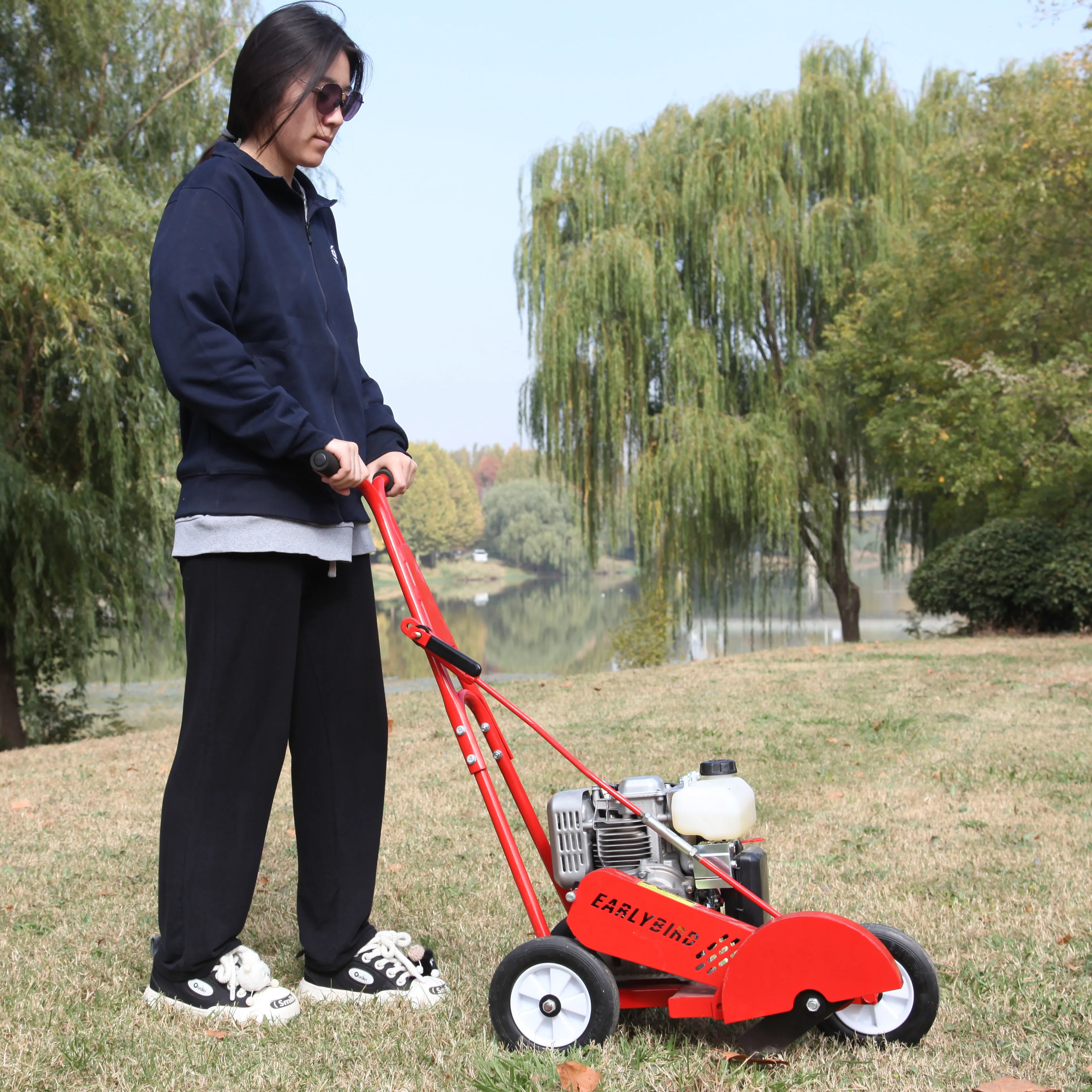 Professional Lawn Edger With Multi-Angled Cutting For Football Fields