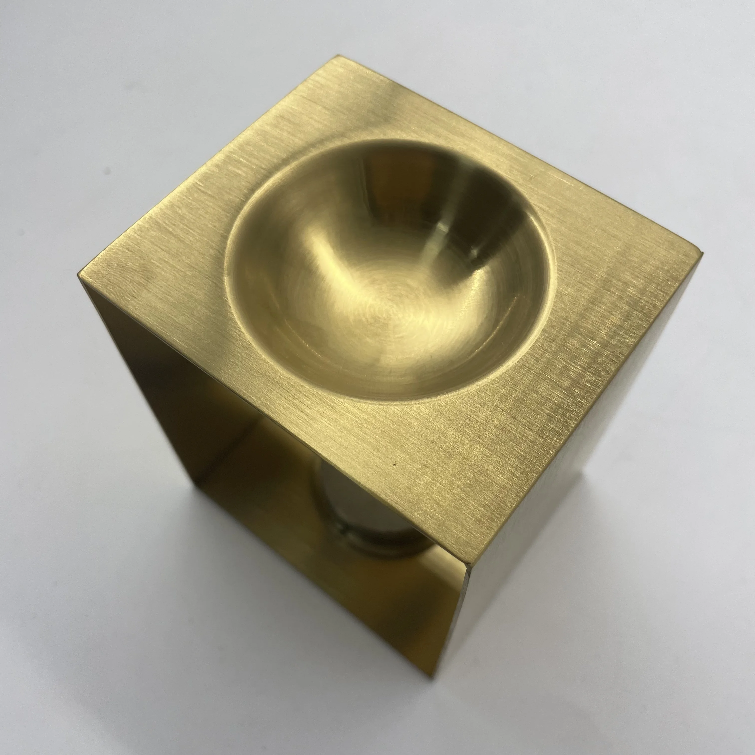 Cheap Price Multiple Styles Essential Oil Burner Modern Unique New Design Gold Plated Aromatherapy Essential Oil Burner