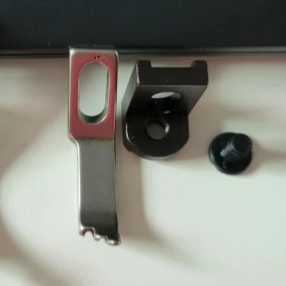 Small presser foot for post bed sewing machine