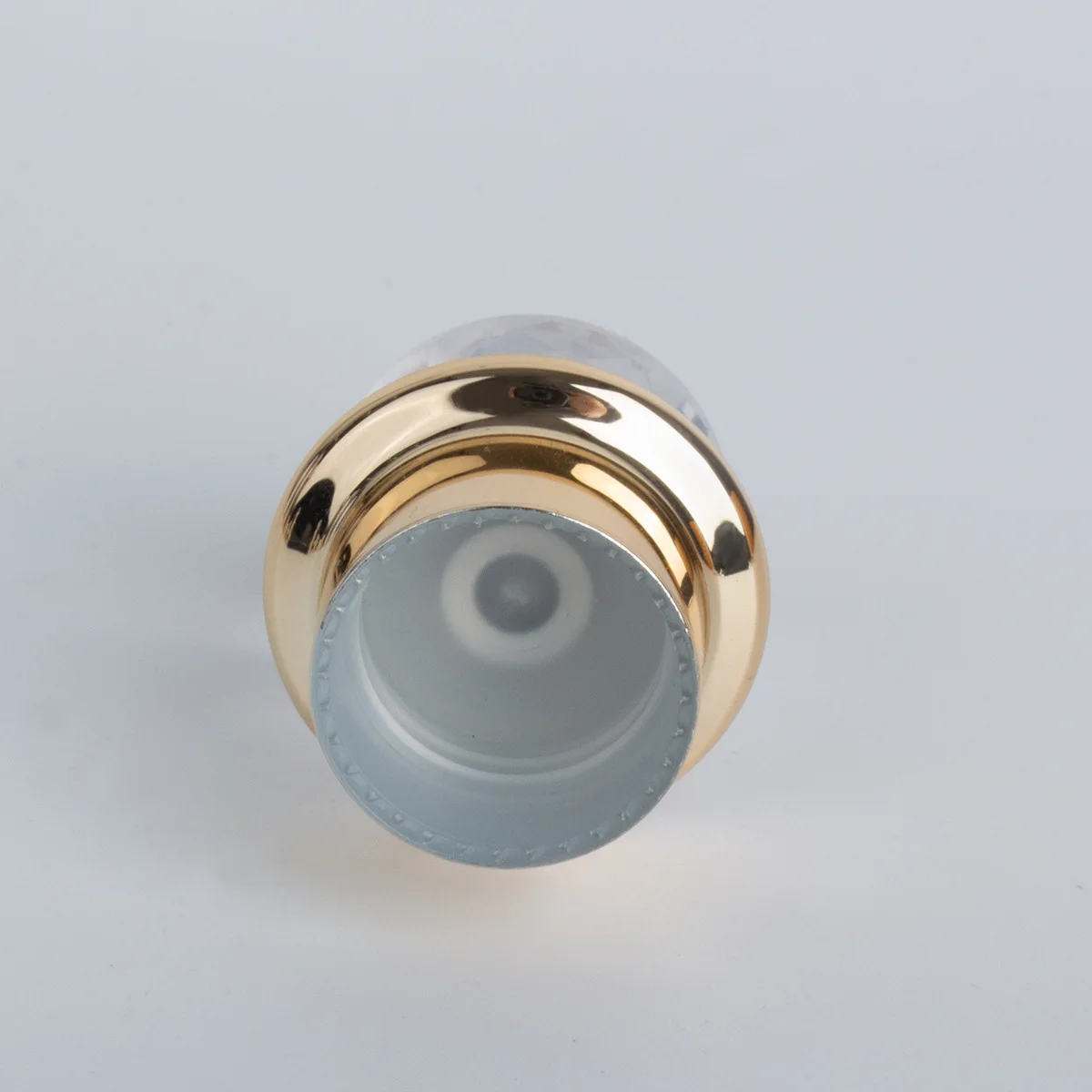 Surlyn Diamonds Transparent Top Shiny Transparent Perfume Bottle Cap with Silver or Gold Ring diamond bottle cap acrylic materi