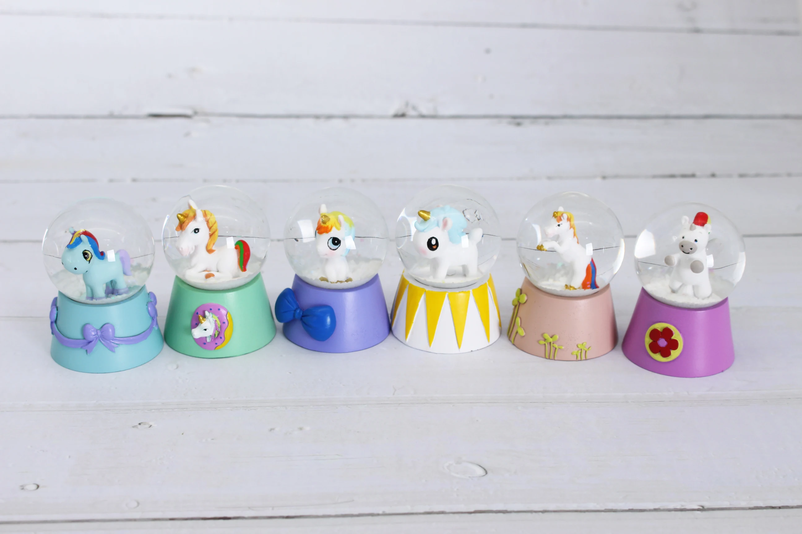 Buy factory price Custom Own Animal Design OEM High Quality Beautiful Glass Glitter Snow Globe For Gift