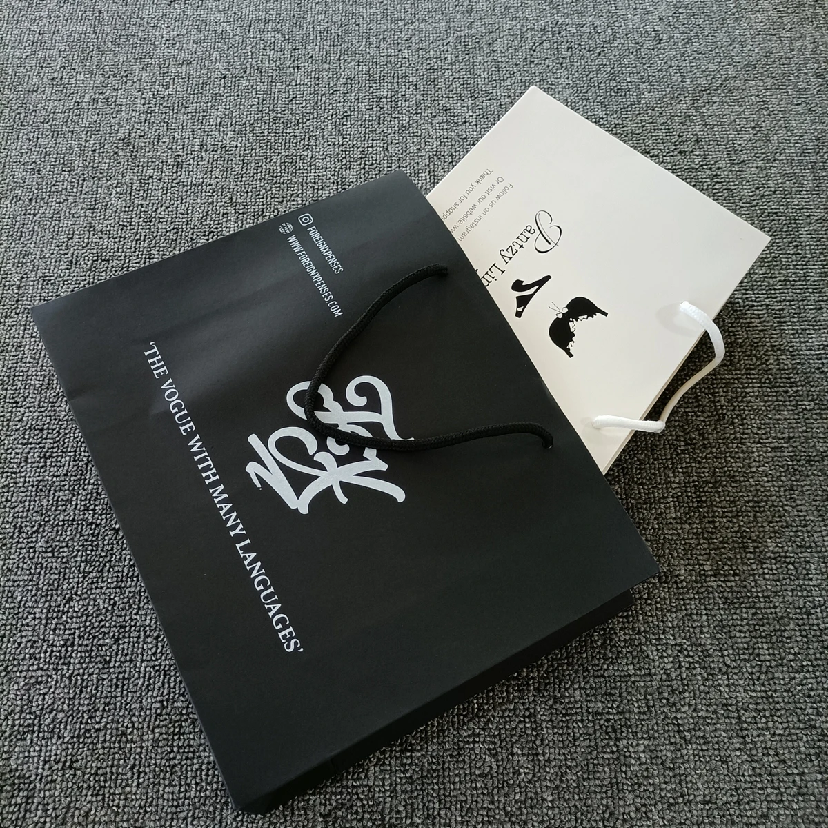 Wholesale Cheap Price Luxury Famous Brand Gift Custom Printed Shopping Paper Bag With Your Own Logo