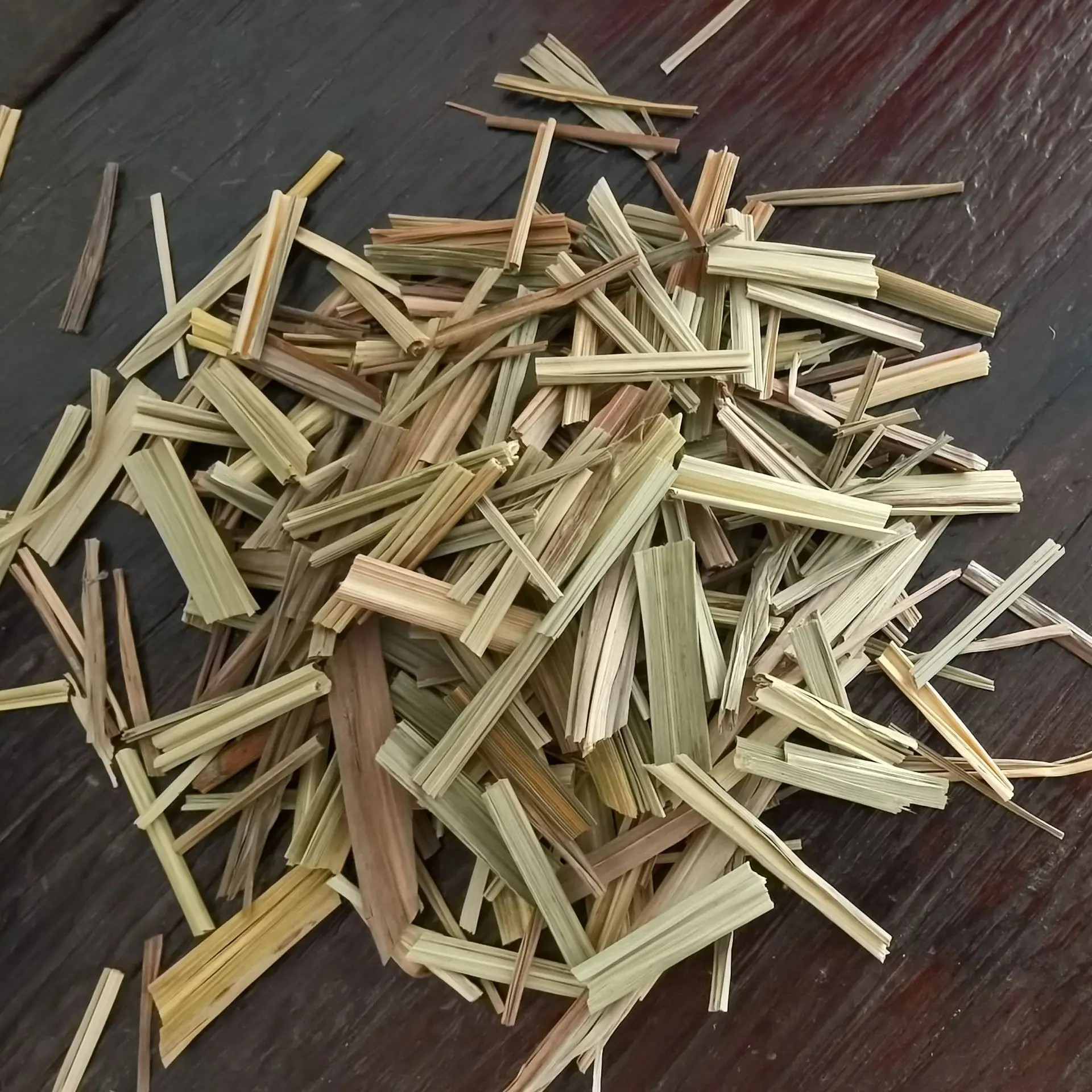 Wholesale 100% Pure Natural Dried Lemon Grass Cut Into Pieces Condiment Lemongrass Leaf