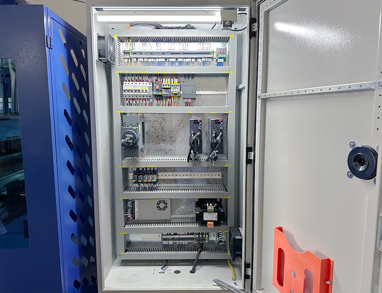 Гидравлический станок для гибки листового металла