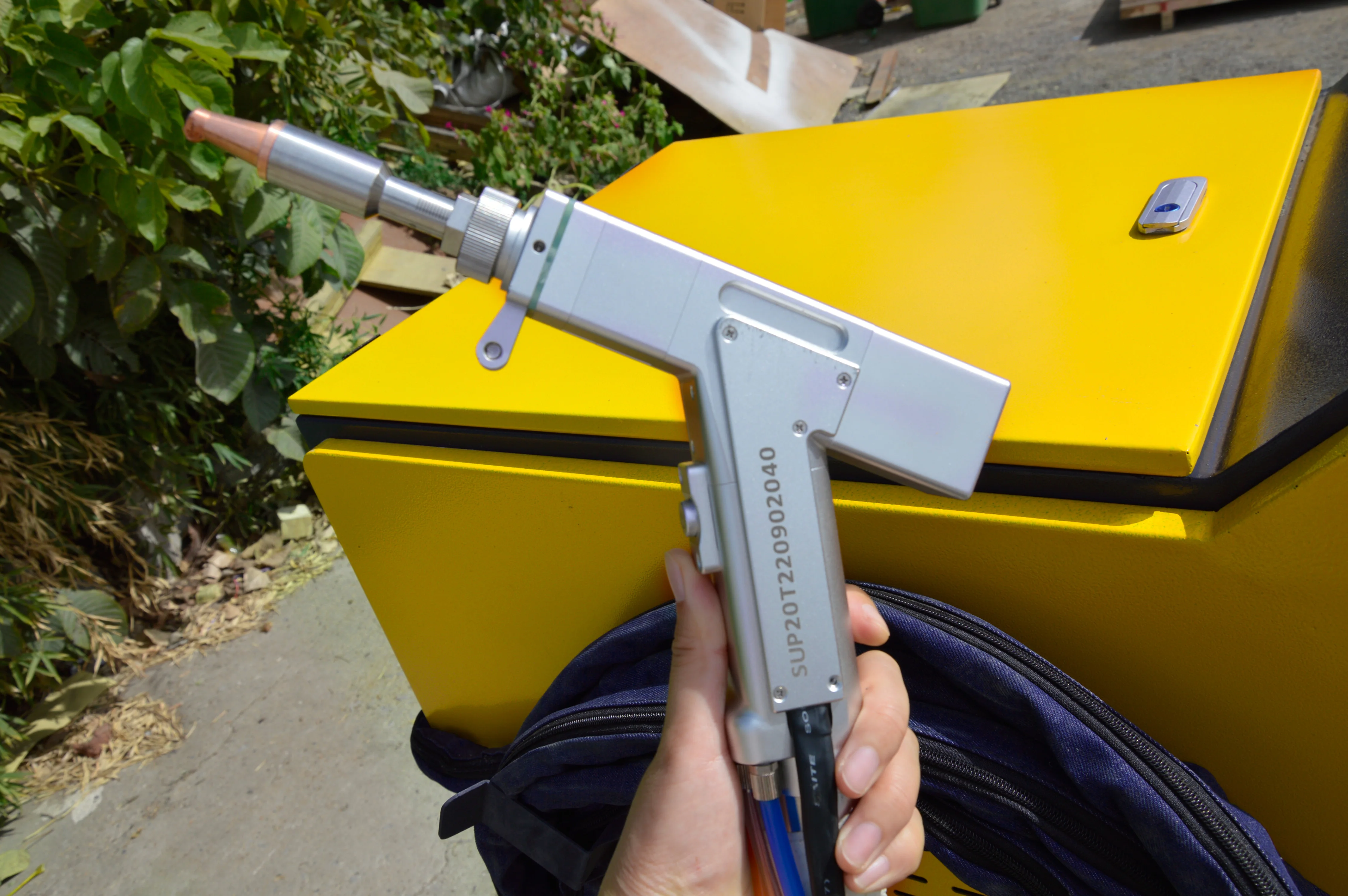 21% discount!  Optical Aluminum Manual Stainless Steel Handheld Fiber Laser Welding Machine