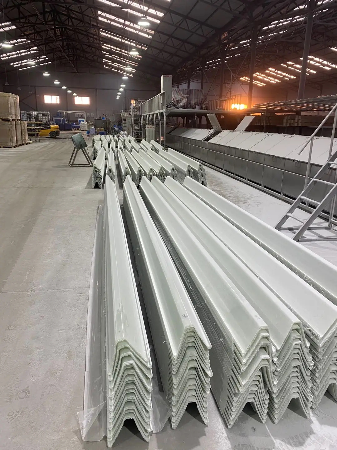 Multi-span Agricultural Greenhouse For Vegetable Fiber Glass Greenhouse water rain gutter