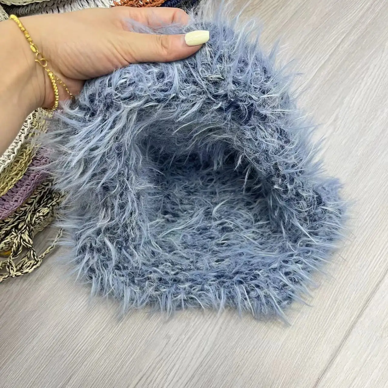 Dropship agent usa vendor winter autumn new design knitted fuzzy warmly cute women hats