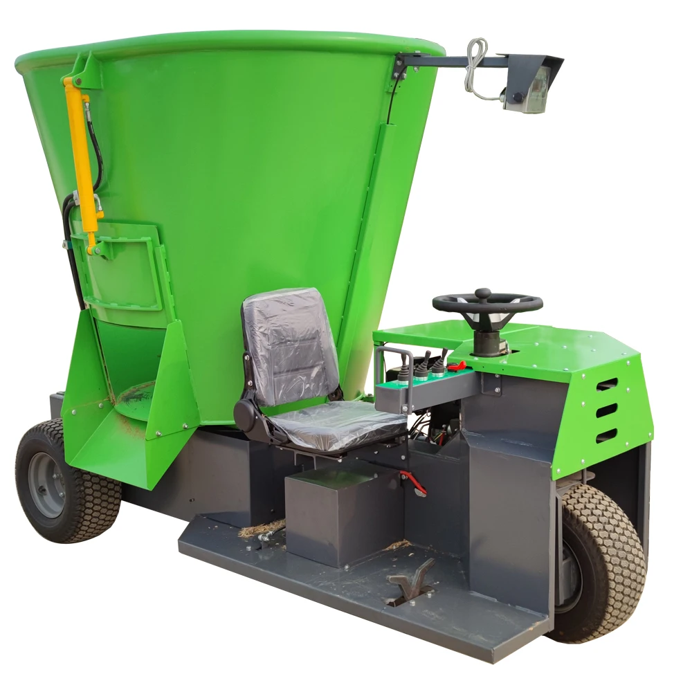 Self-propelled Sheep Feed Mixer TMR Spreader