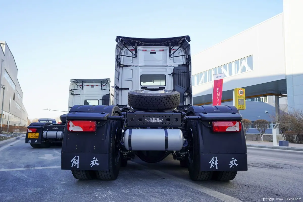 Заводская цена Китай FAW Jiefang J7 6x4 Подержанные тракторы грузовик
