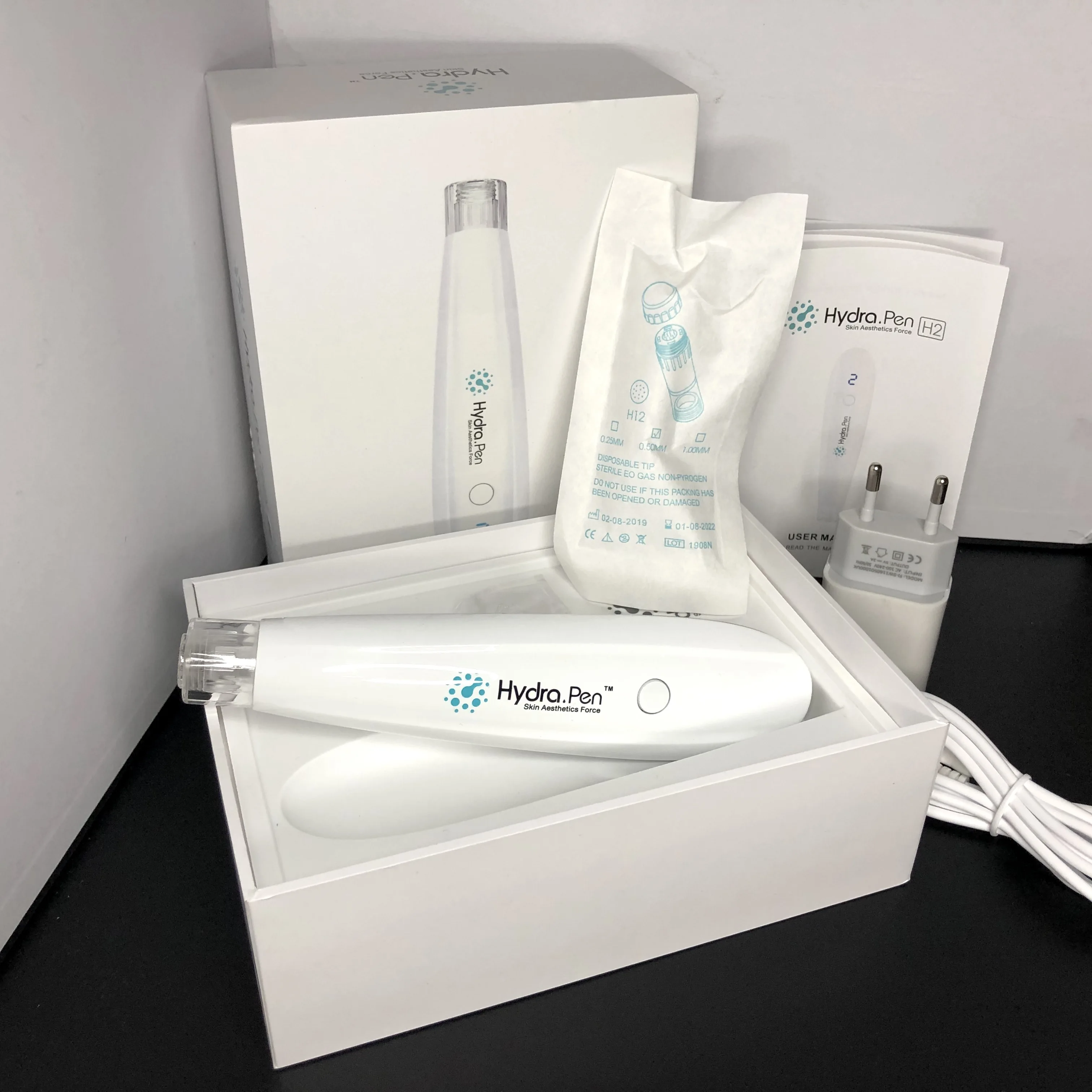 
Newest Christmas new product 2 in 1 Micro-needling Pen Automatic Applicator Derma Pen Hydra pen H2 +10pcs cartridges 