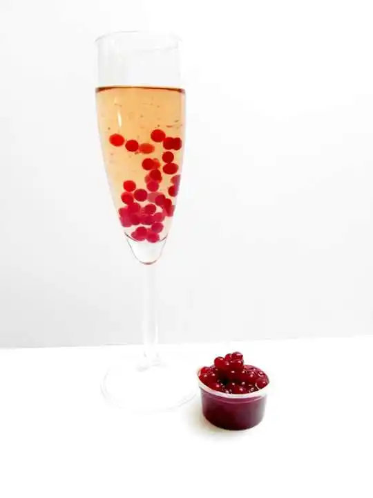 Top Selling Strawberry Pearls Made In Spain Delicious Fruity 365G Glass Jar Sweet Taste Strawberry Pearls For Adults