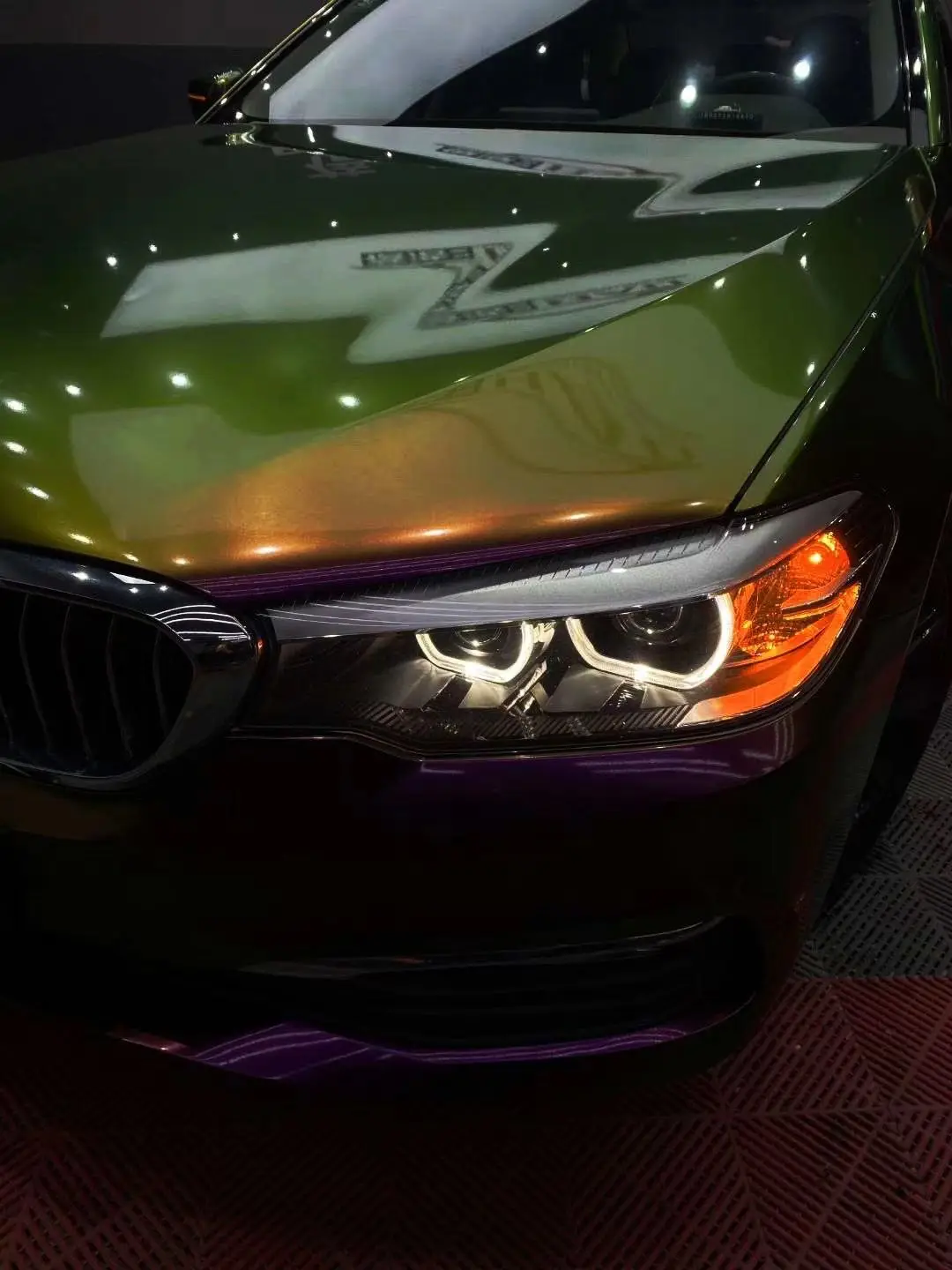 Glossy Chameleon Purple Green Vinyl Car Sticker