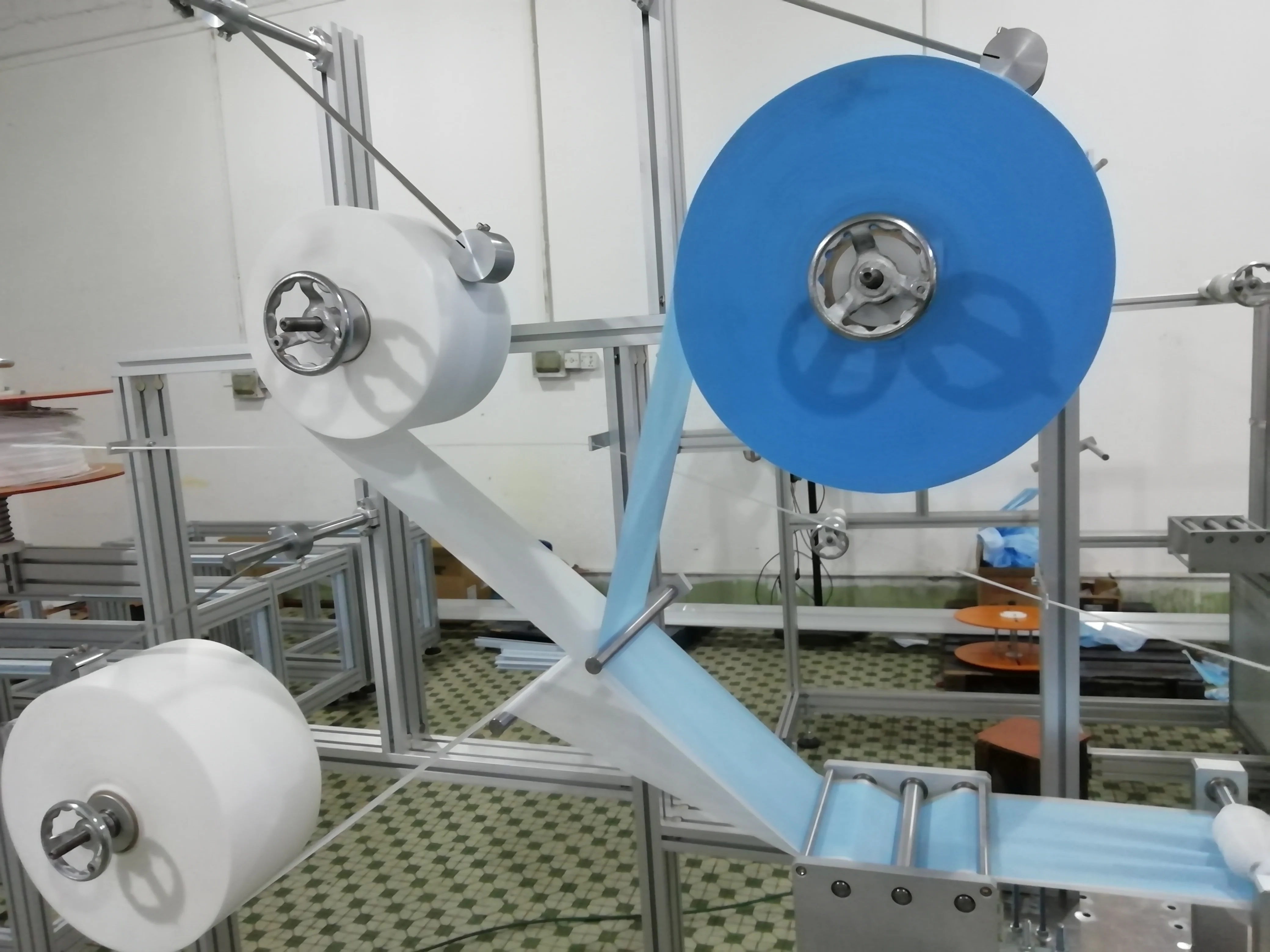 automatic high speed disposable 3 ply inner loop nonwoven inside earloop facial surgical dust face mask making machine