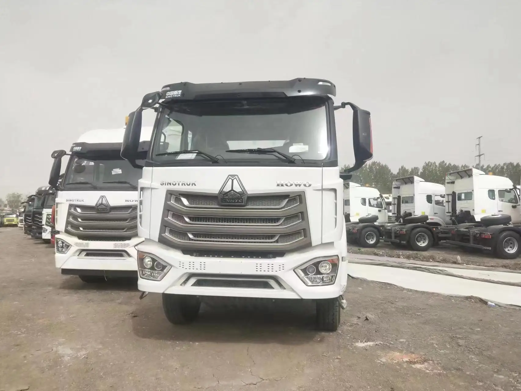 Factory Low Price Sinotruck Howo NX 6*4 Tractor truck with 380 diesel engine