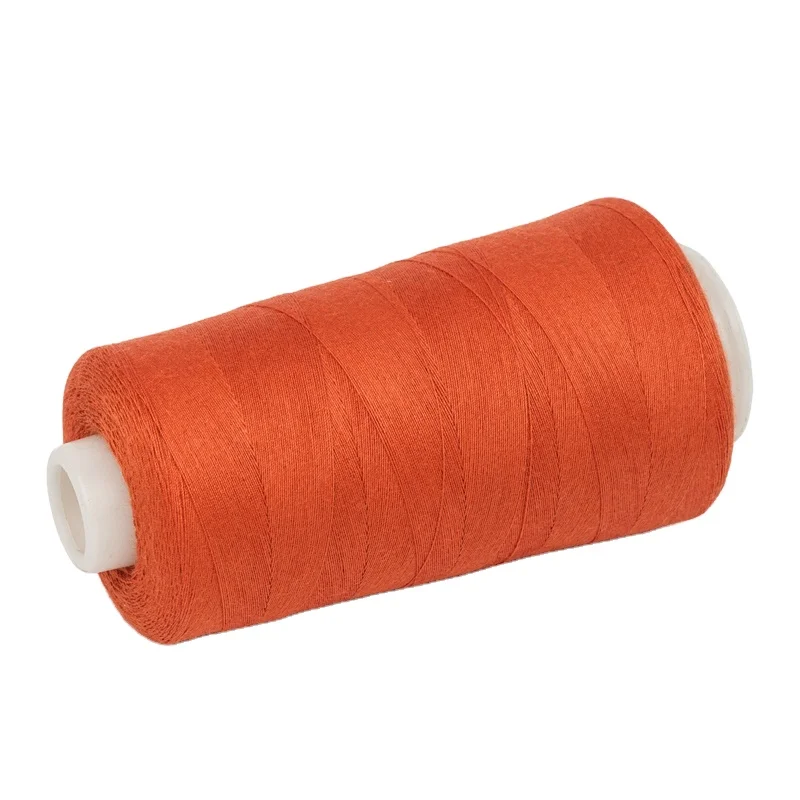 В наличии 100% крашеная полиэфирная швейная нить для швейных принадлежностей 40/2 40/3