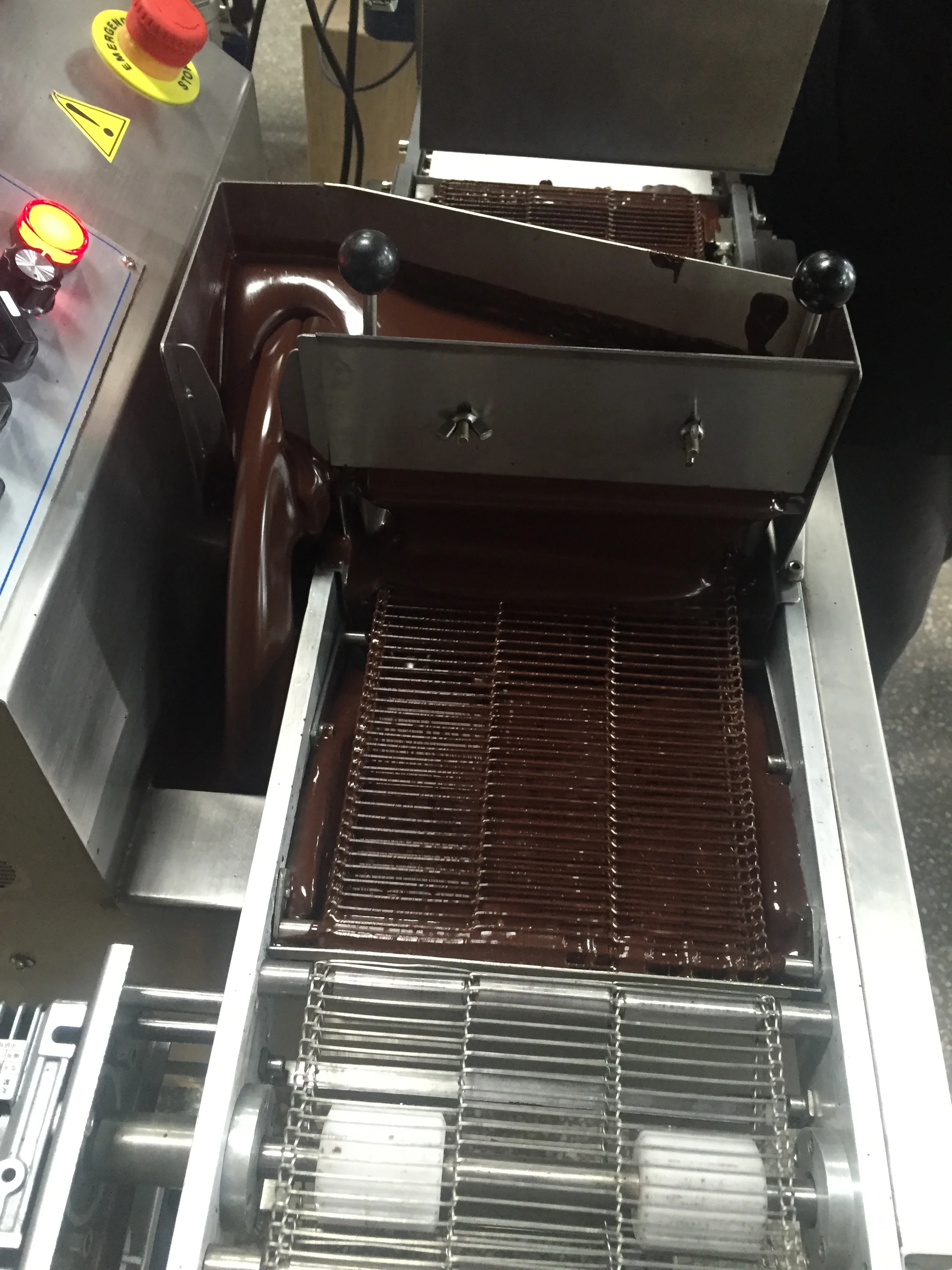 chocolate bottom enrobing machine bar ball making