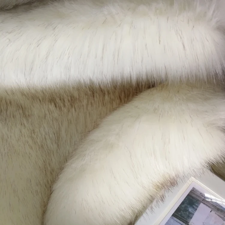 Супермягкая ткань из 100% полиэстера с длинным ворсом из белого искусственного меха енота оптом