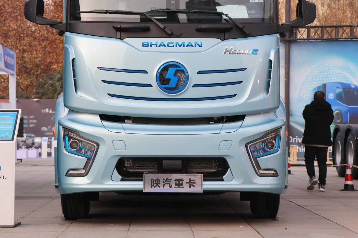 Large 12000x2550x40000mm single row 3 seats 2 doors 6 wheels ABS cruise control electric storage box delivery cargo truck
