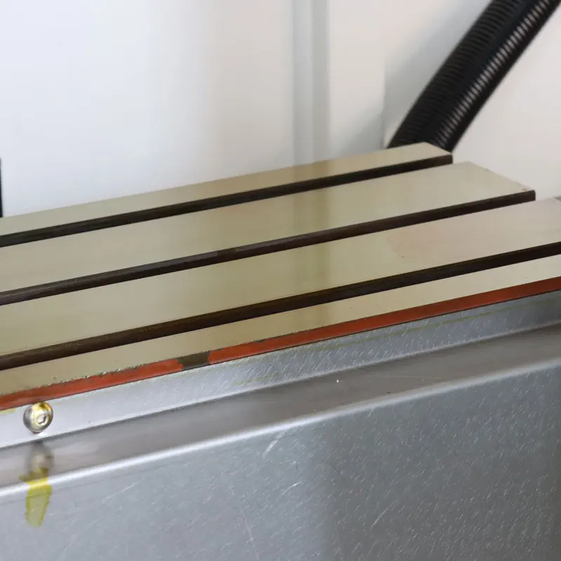 Taiwan Spindle linear guide CNC milling machine VMC640 with Siemens CNC controller