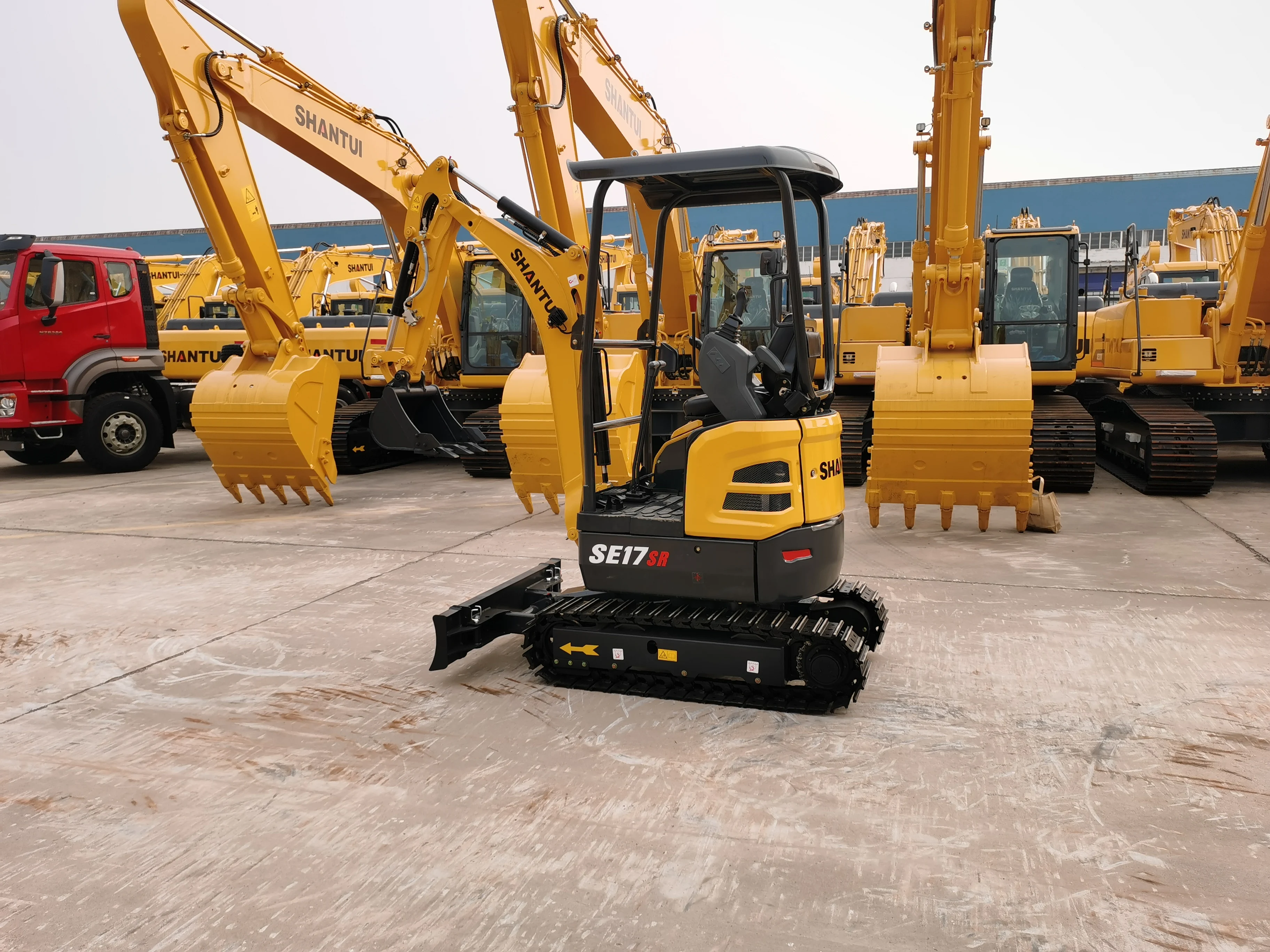 China Shantui CE High-precision Pilot Operation SE17SR 1.8 Ton Small Digger Machine Hydraulic Mini Crawler Excavator India Price