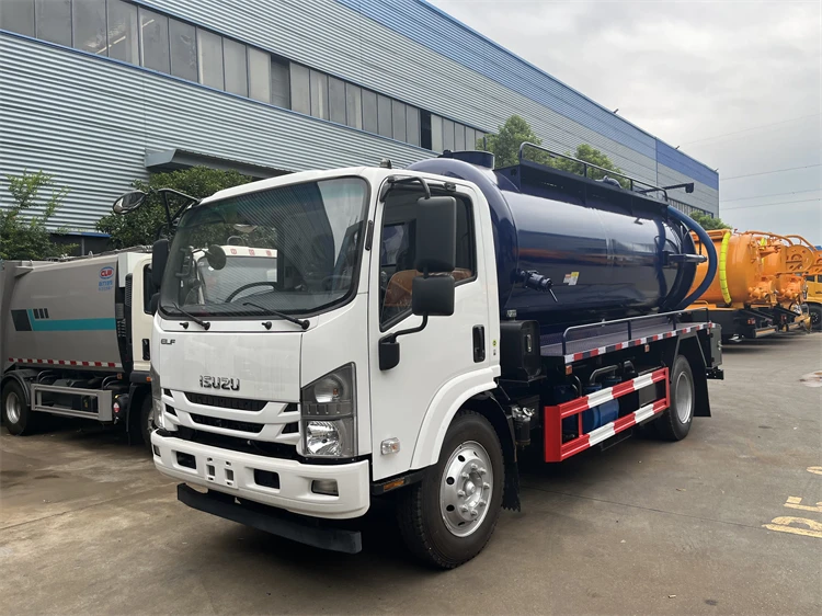 Chinese ISUZU 4*2 Light 9000 Liter Septic tank Truck with High Pressure Dredging 55gpm Pileline Dredging Vehicles for Sale