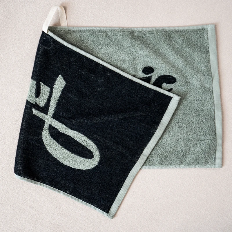 Hot sale luxury 100% cotton terry jacquard sport towel customized cotton soft and quick drying gym fitness towel