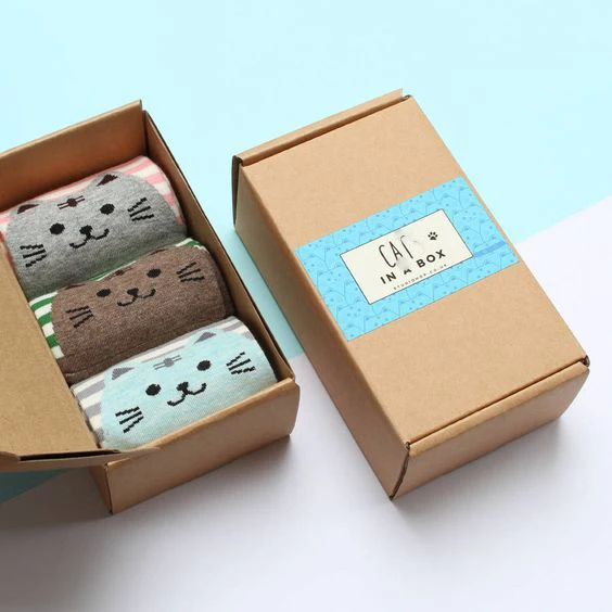 Biodegradable square Colorful Funny Luxury Cute Winter Warm Socks Custom Corrugated Shipping Mailer Socks Packaging Paper Box
