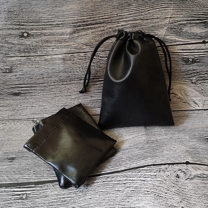 Сумка из искусственной кожи на